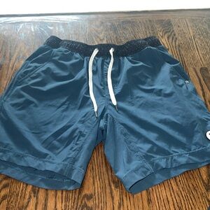 Vuori men’s short